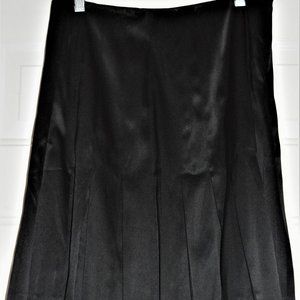 MARTIN + OCA WOMEN'S SIZE 6 SILK BLACK PLEATED SHORT SKIRT